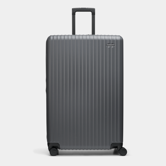 Front view of the Method Luggage Check-In color grey
#color_gray