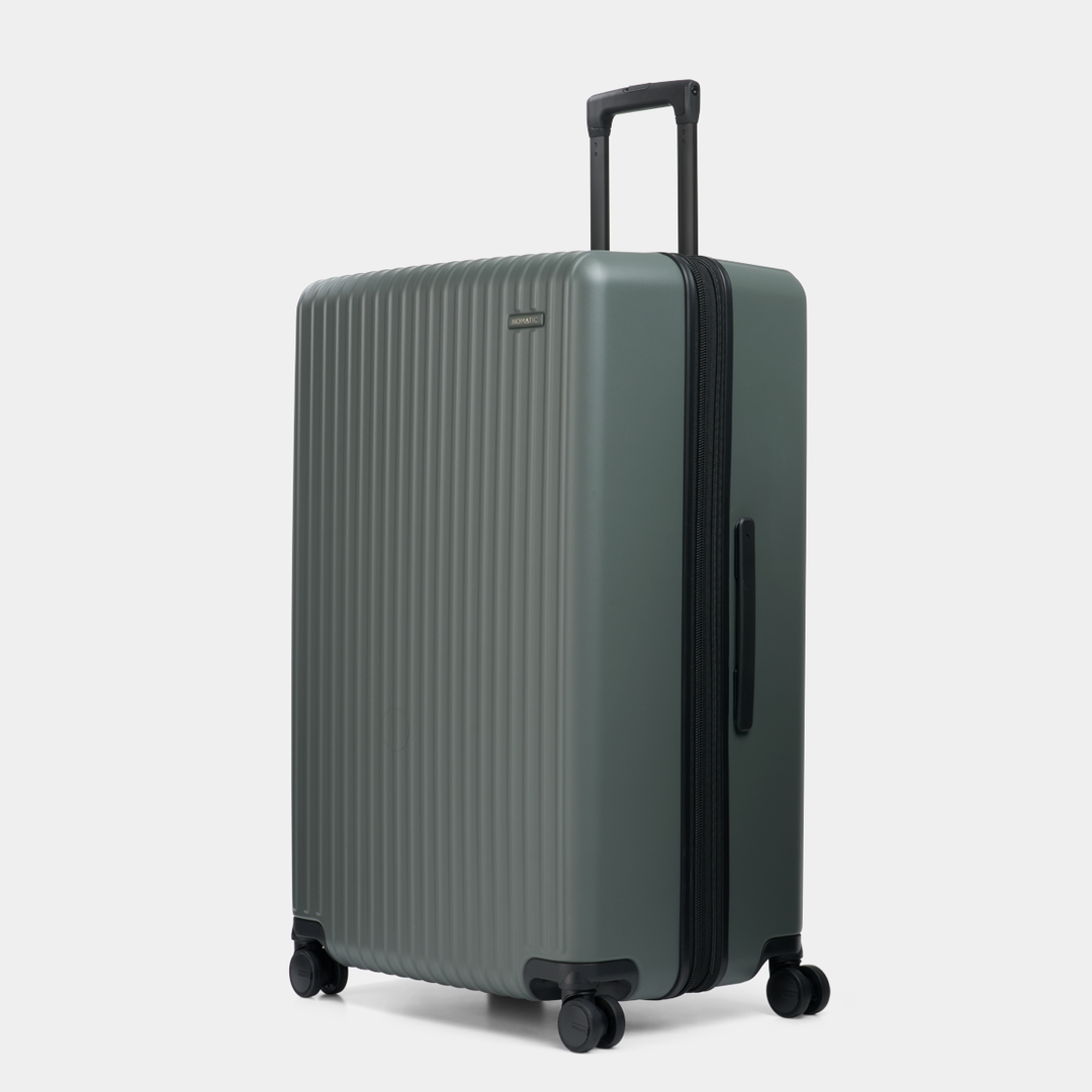 Side angle view of the Method Luggage Check-In color moss
#color_moss